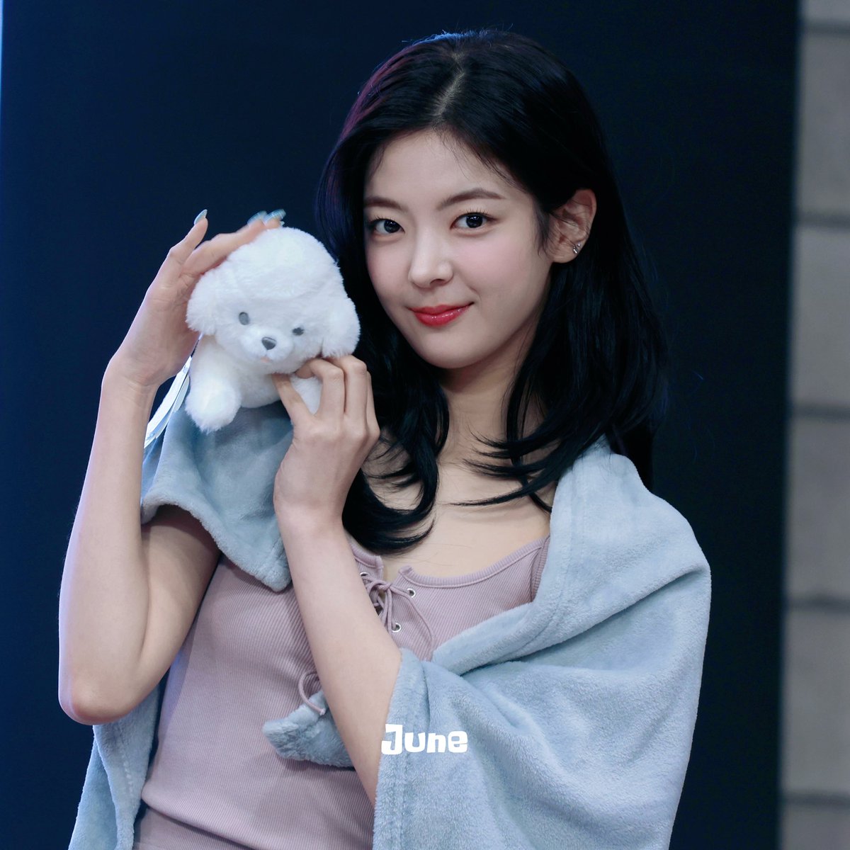 📝20250629 대면🐱🐶

#RYUJIN #류진
#LIA #리아