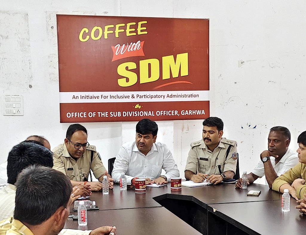 Sanjay Kumar, Dy. Collector (@dc_sanjay_jas) on Twitter photo рдЖрдЬ "Coffee with SDM" рдореЗрдВ рдЬрд┐рд▓реЗ рдХреЗ рд╡рд┐рднрд┐рдиреНрди рдореБрд╣рд░реНрд░рдо рдЕрдЦрд╛рдбрд╝реЛрдВ рдПрд╡рдВ рдЗрдВрддреЗрдЬрд╛рдорд┐рдпрд╛ рдХрдореЗрдЯрд┐рдпреЛрдВ рдХреЗ рдкрджрдзрд╛рд░рдХреЛрдВ рдХреЛ рд╕рд╛рджрд░ рдЖрдордВрддреНрд░рд┐рдд рдХрд┐рдпрд╛ рдерд╛..!
рдЬрд┐рд▓реЗ рдореЗрдВ рдкреВрд░реЗ рд╕рджреНрднрд╛рд╡ рдХреЗ рдорд╛рд╣реМрд▓ рдореЗрдВ рдкрд░реНрд╡ рдордирд╛рдиреЗ рдХреЛ рд▓реЗрдХрд░ рдкрд░рд┐рдЪрд░реНрдЪрд╛ рд╣реБрдпреА..!!
ЁЯТХ
#рдХреЙрдлрд╝реА_рд╡рд┐рдж_рдПрд╕рдбреАрдПрдо рдЖрдЬ "Coffee with SDM" рдореЗрдВ рдЬрд┐рд▓реЗ рдХреЗ рд╡рд┐рднрд┐рдиреНрди рдореБрд╣рд░реНрд░рдо рдЕрдЦрд╛рдбрд╝реЛрдВ рдПрд╡рдВ рдЗрдВрддреЗрдЬрд╛рдорд┐рдпрд╛ рдХрдореЗрдЯрд┐рдпреЛрдВ рдХреЗ рдкрджрдзрд╛рд░рдХреЛрдВ рдХреЛ рд╕рд╛рджрд░ рдЖрдордВрддреНрд░рд┐рдд рдХрд┐рдпрд╛ рдерд╛..!
рдЬрд┐рд▓реЗ рдореЗрдВ рдкреВрд░реЗ рд╕рджреНрднрд╛рд╡ рдХреЗ рдорд╛рд╣реМрд▓ рдореЗрдВ рдкрд░реНрд╡ рдордирд╛рдиреЗ рдХреЛ рд▓реЗрдХрд░ рдкрд░рд┐рдЪрд░реНрдЪрд╛ рд╣реБрдпреА..!!
ЁЯТХ
#рдХреЙрдлрд╝реА_рд╡рд┐рдж_рдПрд╕рдбреАрдПрдо