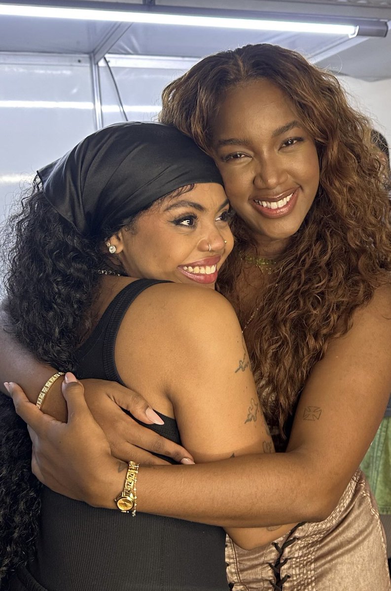 QGdaDuquesa's tweet image. Lindas! Duquesa &amp;amp; Iza juntinhas. 🩷