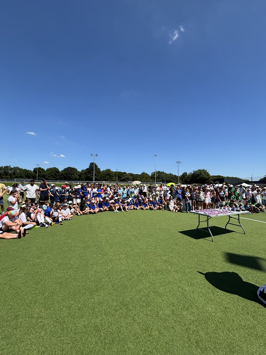 RemiDhalluin's tweet image. Un très “Chaud” week end de hockey sur gazon 🏑🏑🏑 pour les U12 #LeNord . Merci @CREPSPDL pour l’accueil 😉 comme à la maison 👍 #carquefou #hockeysurgazon