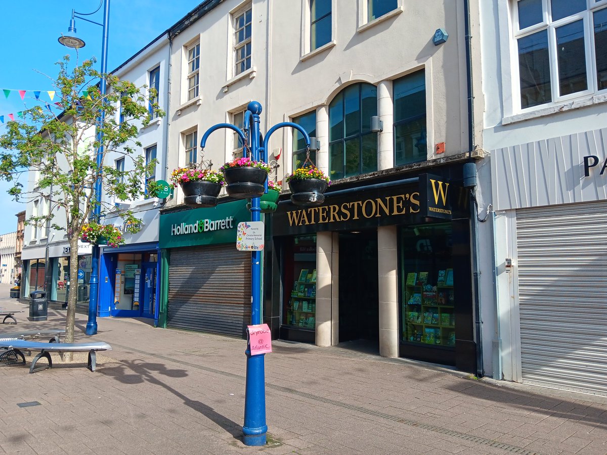 NeillWalker1's tweet image. The beauty of a quiet town centre early on a summer's morning
#coleraine #peaceandquiet❤️ #causewaycoastandglens #WaterstonesColeraine
