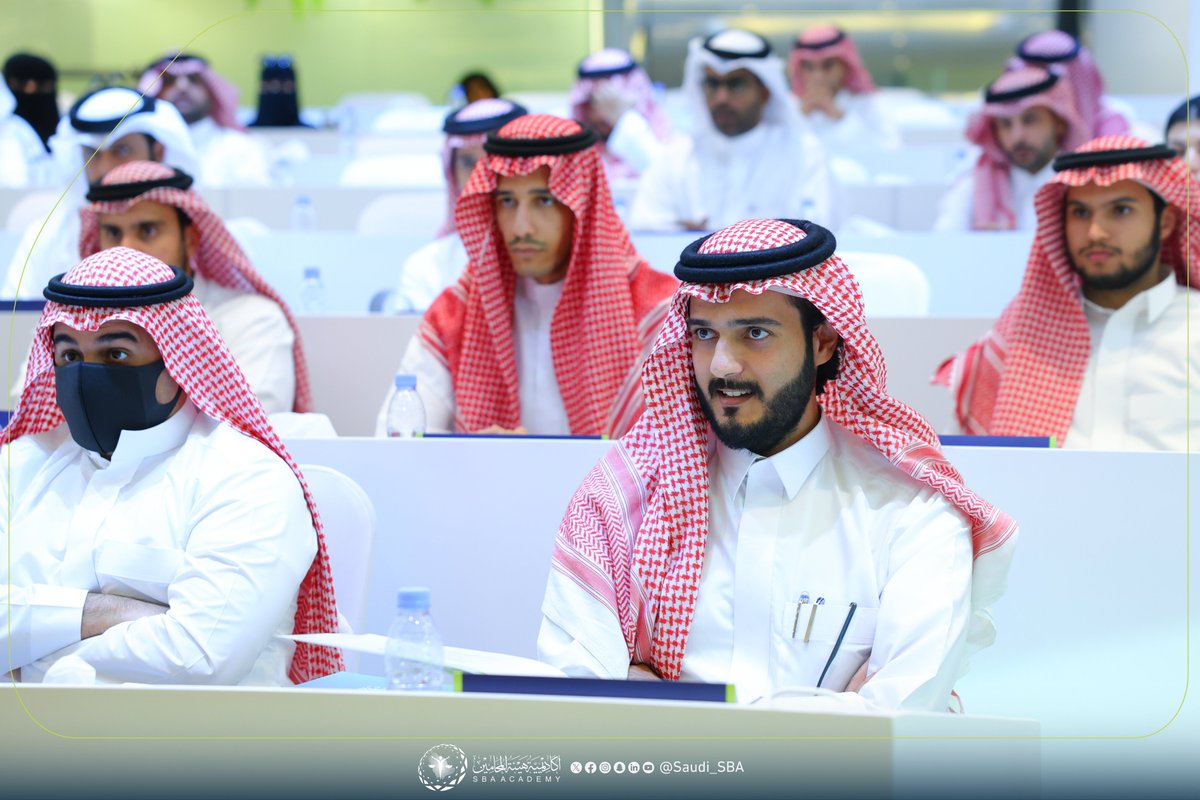 #أكاديمية_هيئة_المحامين 🌟

شغفٌ عِلمي وتطويرٌ مهاري؛ يجمع المتدربون مع المدرب أ.د يوسف القاسم في أول أيام برنامج "مهارات الترافع وتقديم الدفوع أمام الجهات القضائية"📝

#نحو_ممارسة_مهنية_موثوقة