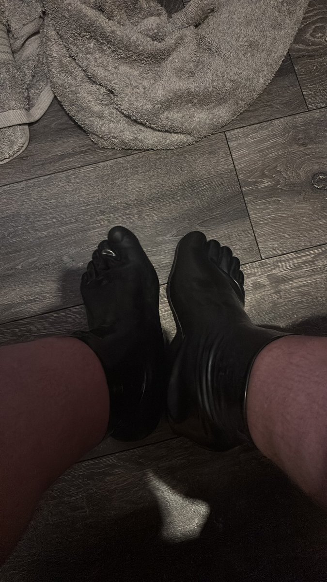 russelfun28's tweet photo. Worship my feet https://t.co/kGxlZePKbO