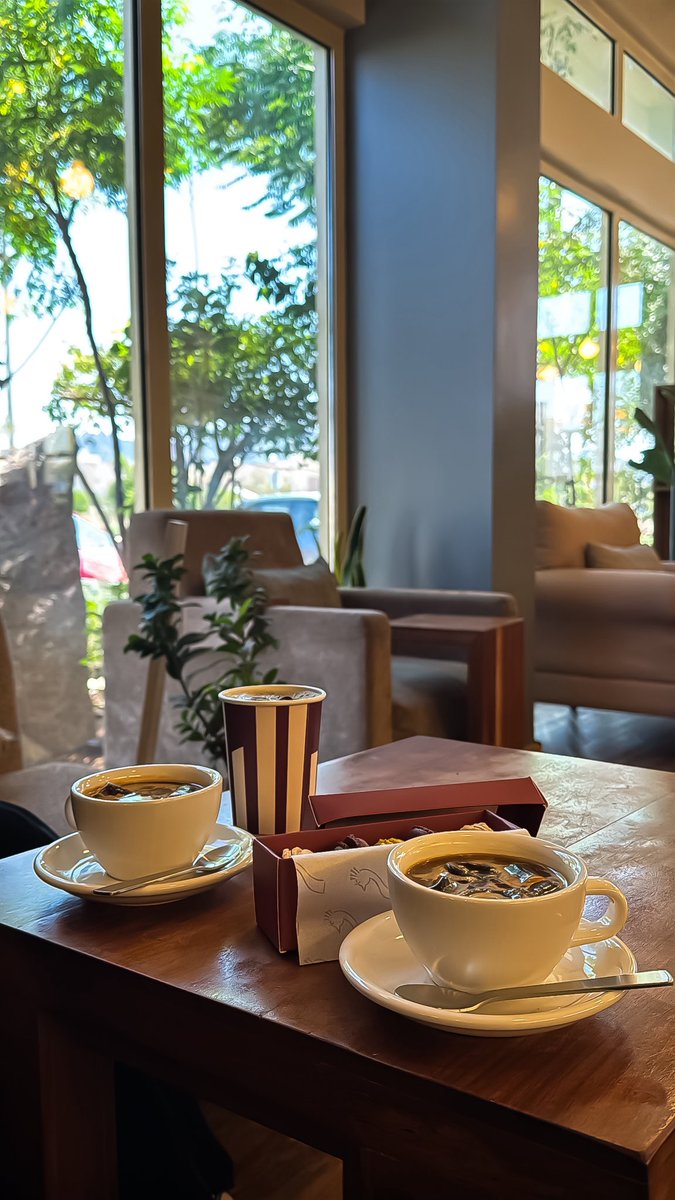 يا ملّ 
قلبٍ 
هواجيسه 
يتلنه