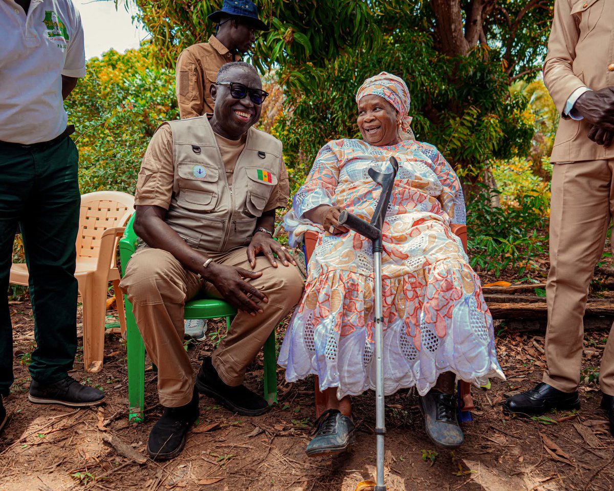 À Bilasse, Bissine et Mahmouda, plus de 400 habitants ont retrouvé leurs villages après 30 ans d’absence. Le Ministre de l’Intérieur salue le rôle des FDS et réaffirme l’engagement de l’État pour la paix et le développement en Casamance.

#PlanDiomaye #Casamance #Sécurité