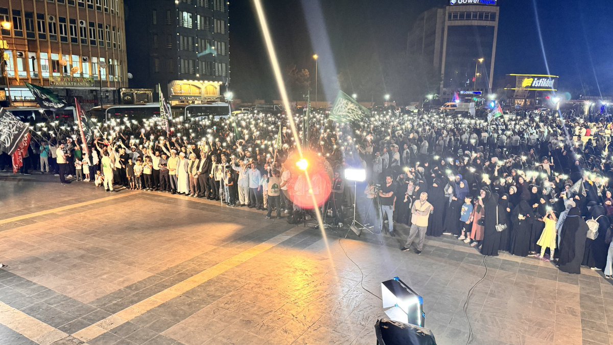 Seydalarımız Şeyh Said’in vefatının yıldönümünde şehid edildiği meydanda düzenlenen anma programına katıldı.