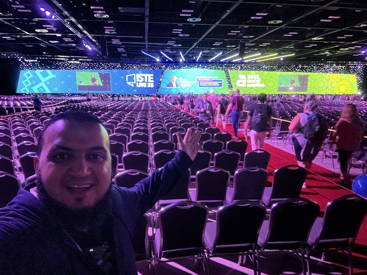 abid_patel's tweet image. Ready for the official kickoff on the main stage with @RCulatta and @ebethvdw! 🥳
Oh, and The A, B, I and the D on the main stage at ISTE... Someday soon Insha'Allah! ❤️💪
#EdTech #Education #ISTE #ASCD #MainStage