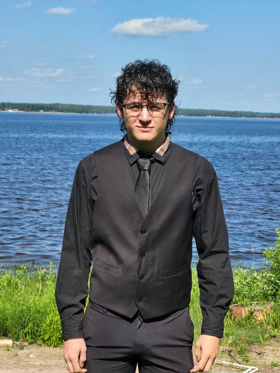 aiddecethy's tweet image. And just like that my not-so mini-me is heading to prom...#growinguptoofast #boymom