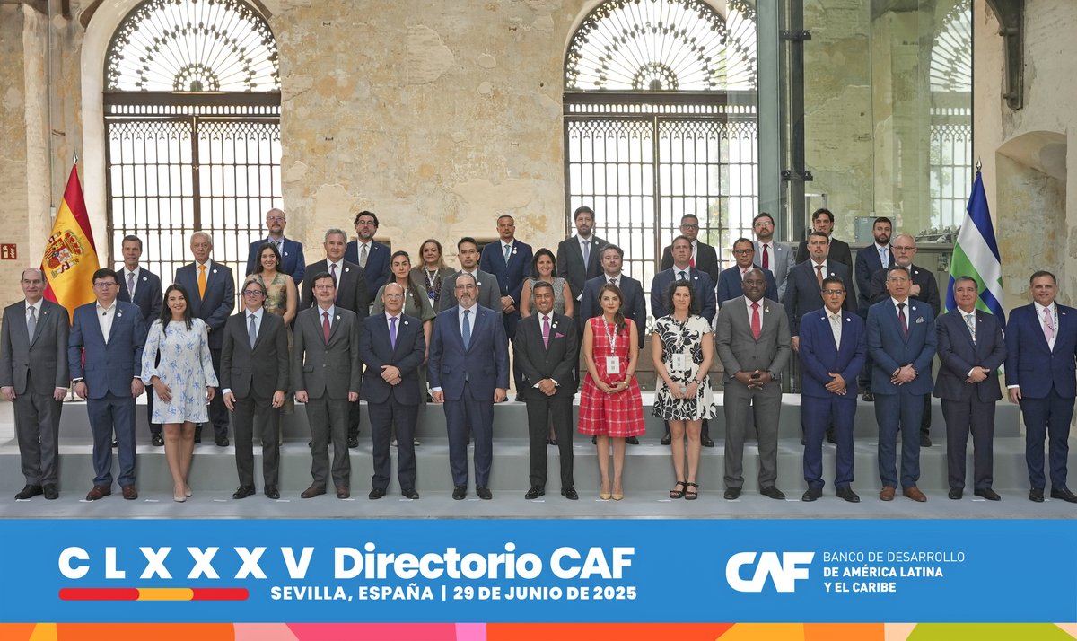 CFN_ECUADOR's tweet photo. ¡Trabajamos por el desarrollo y la integración en América Latina ✅!

La gerente general de la Corporación Financiera Nacional (CFN), María Isabel Moncayo, participó en el CLXXV #DirectorioCAF, realizado en Sevilla 🇪🇸. En esta sesión se registró un récord de aprobaciones por USD 5.200 millones para el desarrollo sostenible 🤝🏻 de América Latina y el Caribe.

#ElNuevoEcuador 🇪🇨
#NadaNosDetiene 💪🏻