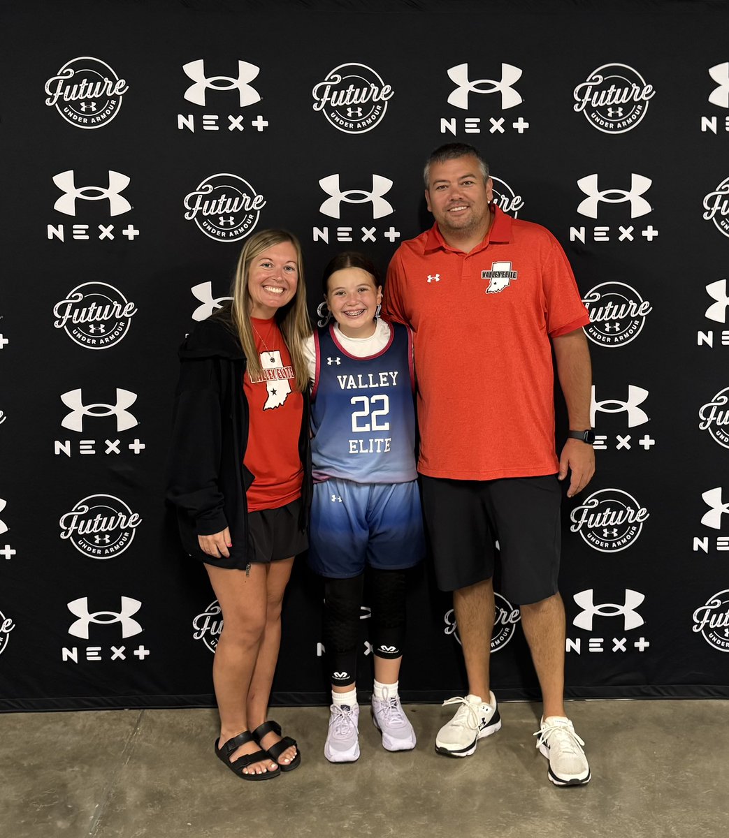 Cincy Select Nationals Runner Ups! Going 4-1 on the weekend and tough loss in the championship! Great season Valley Elite 2031! 🩷🏀💙