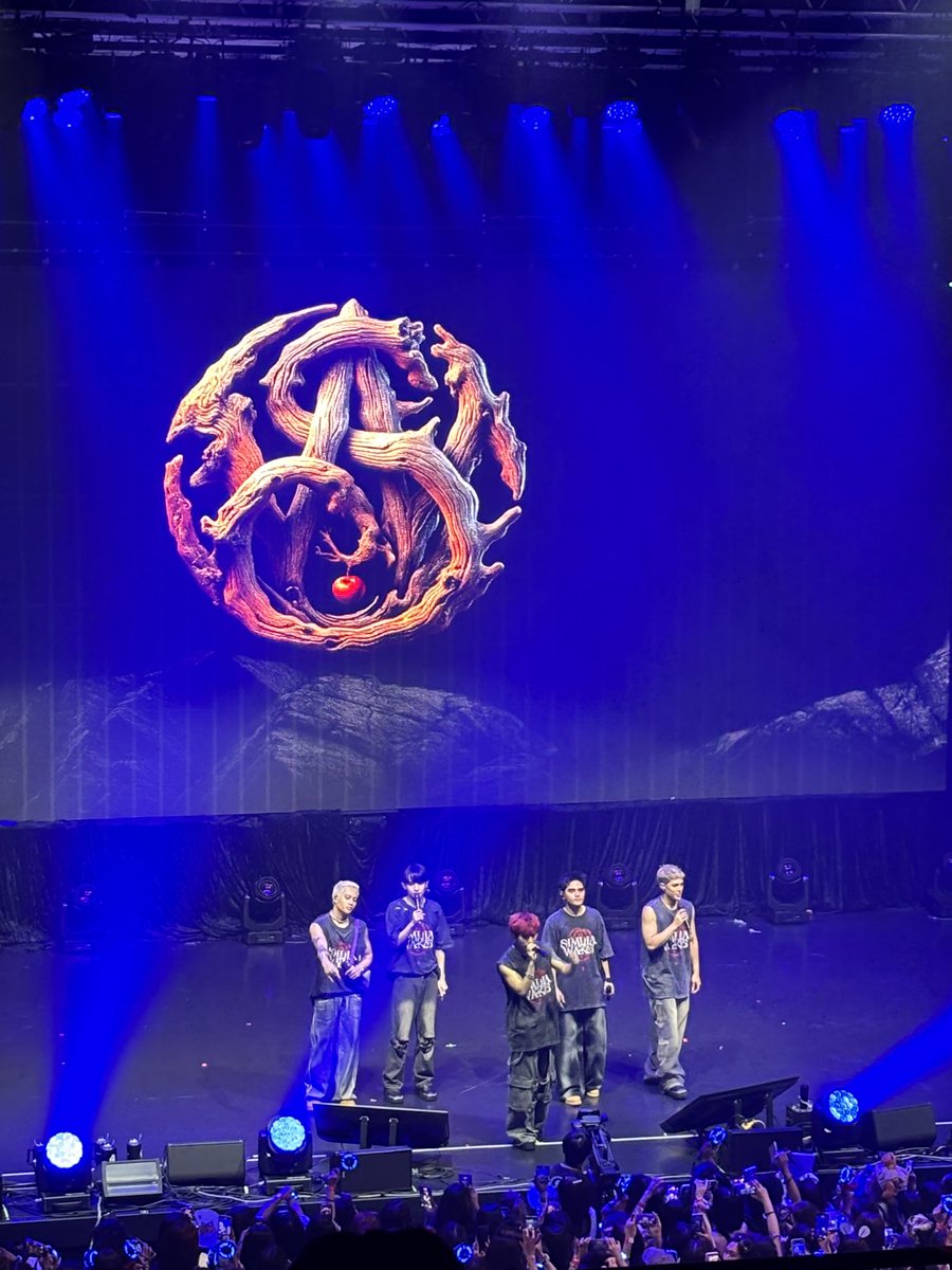 iamjoyaaaaa's tweet photo. Mahal naming lima, kayo ang aming simula at wakas 🥹💙

SB19 FIRES UP TAIPEI                       

#SB19 @SB19Official    #SimulaAtWakasInTaiwan
#SaWWorldTourTaipei https://t.co/eqqs779DxT