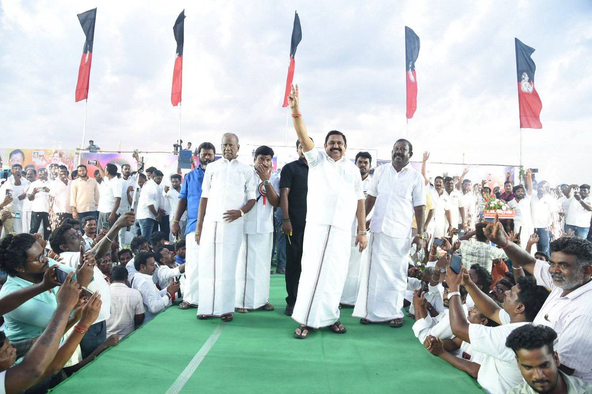 PasupathySentha's tweet image. கள்ளக்குறிச்சியில் நாளைய தமிழக முதல்வர் #எடப்பாடியார் @EPSTamilNadu

#JusticeForAjithkumar #TN_AIADMK_Version  #KARUR_ADMK_IT_WING #AIADMKFor2026 #EPSfor2026CM #EPS2026CM #ADMK_ERD #ஸ்டாலினே_பதவி_விலகு #EPSfor2026 #AIADMKITWINGSprintMeet