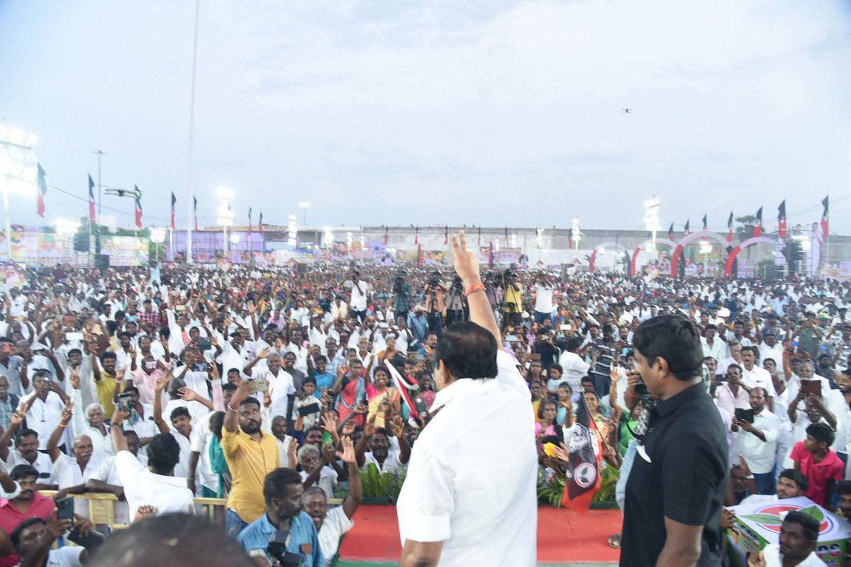 PasupathySentha's tweet image. கள்ளக்குறிச்சியில் நாளைய தமிழக முதல்வர் #எடப்பாடியார் @EPSTamilNadu

#JusticeForAjithkumar #TN_AIADMK_Version  #KARUR_ADMK_IT_WING #AIADMKFor2026 #EPSfor2026CM #EPS2026CM #ADMK_ERD #ஸ்டாலினே_பதவி_விலகு #EPSfor2026 #AIADMKITWINGSprintMeet