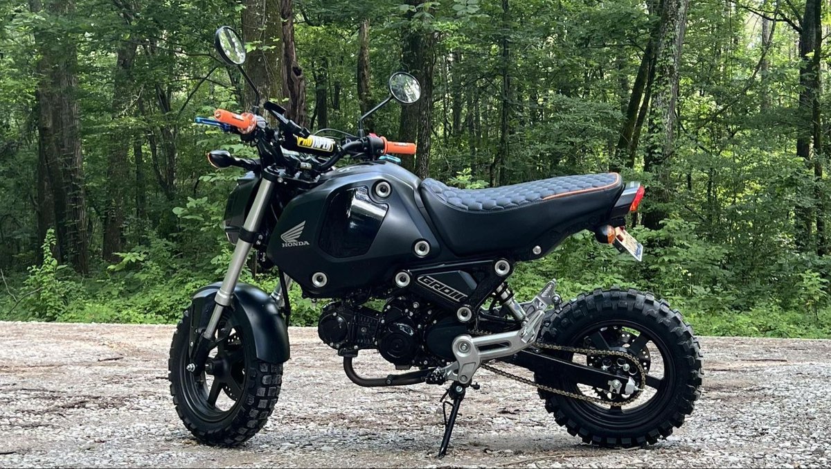 Shawn sends this great photo- where is this magical place - I want to be there!  Those tires? YES!!!  Shown with our honeycomb/ hex seat cover.   Ride free folks - always.

cheekyseats.com/grom

#cheekyseats #hondagrom #madeintheUSA #gromseatcover