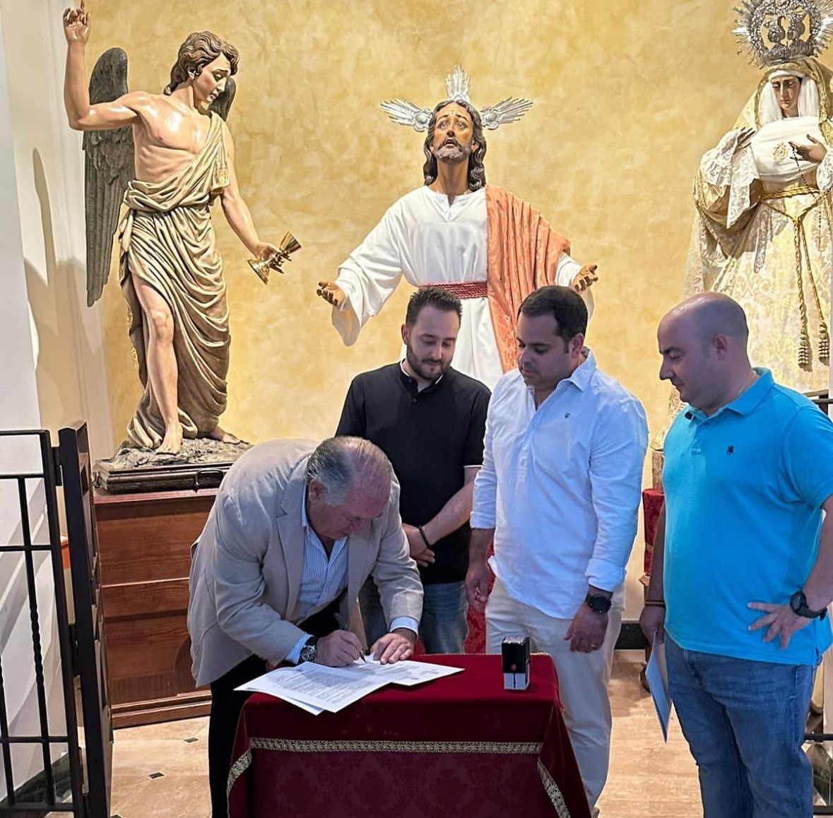 🔴 𝐂𝐎𝐌𝐔𝐍𝐈𝐂𝐀𝐃𝐎 𝐎𝐅𝐈𝐂𝐈𝐀𝐋 🔴

Nos complace anunciar que hemos efectuado el acuerdo para acompañar a Nuestro Padre Jesús en su Agonía en el Huerto de Andújar en su salida procesional del Miércoles Santo de los años 2026 y 2027.

#ꜱᴜᴇɴᴀᴘᴏɴɪᴇɴᴛᴇ