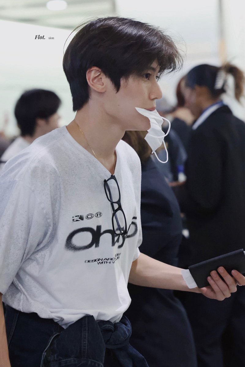 𝐹𝑙𝑜𝑡. tweet media