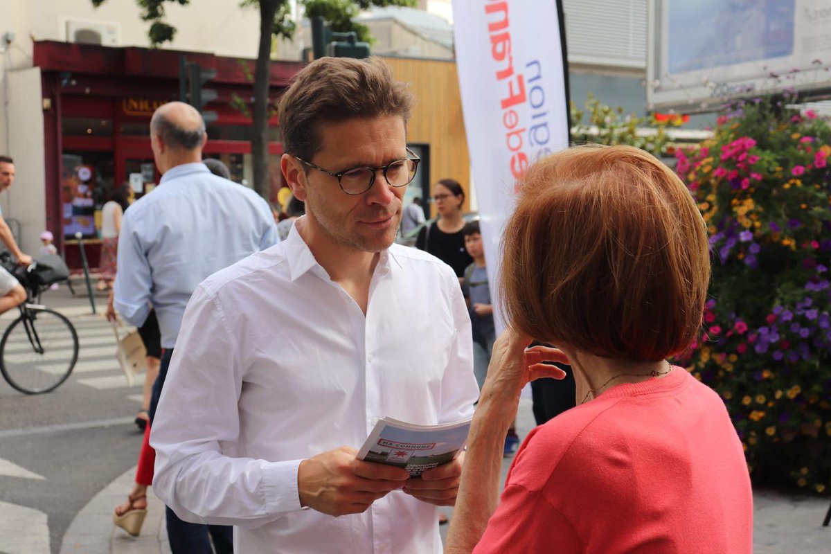 Geoffroy Didier (@geoffroydidier) on Twitter photo À Vanves avec le maire <a href="/bgauducheau/">Bernard Gauducheau</a>.
À Malakoff avec <a href="/Cha_baelde/">Charlotte Baelde</a>.
À Asnières avec <a href="/MDoAeschlimann/">Marie-Do Aeschlimann</a> et <a href="/ChailletMarion/">Chaillet Marion</a>.
Une fin de semaine riche de terrain à la rencontre des Franciliens pour le bilan de mi-mandat de la région <a href="/iledefrance/">Région Île-de-France</a> et de <a href="/vpecresse/">Valérie Pécresse</a> ! À Vanves avec le maire <a href="/bgauducheau/">Bernard Gauducheau</a>.
À Malakoff avec <a href="/Cha_baelde/">Charlotte Baelde</a>.
À Asnières avec <a href="/MDoAeschlimann/">Marie-Do Aeschlimann</a> et <a href="/ChailletMarion/">Chaillet Marion</a>.
Une fin de semaine riche de terrain à la rencontre des Franciliens pour le bilan de mi-mandat de la région <a href="/iledefrance/">Région Île-de-France</a> et de <a href="/vpecresse/">Valérie Pécresse</a> !