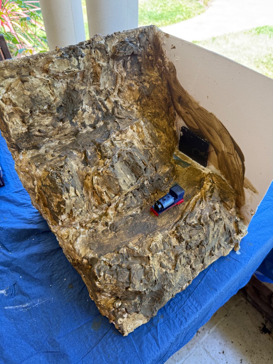 T1E2H3's tweet image. Sir Handels diarrhea mountain. Crunch time with only about 30 hours left in the Awdry diorama challenge 😬