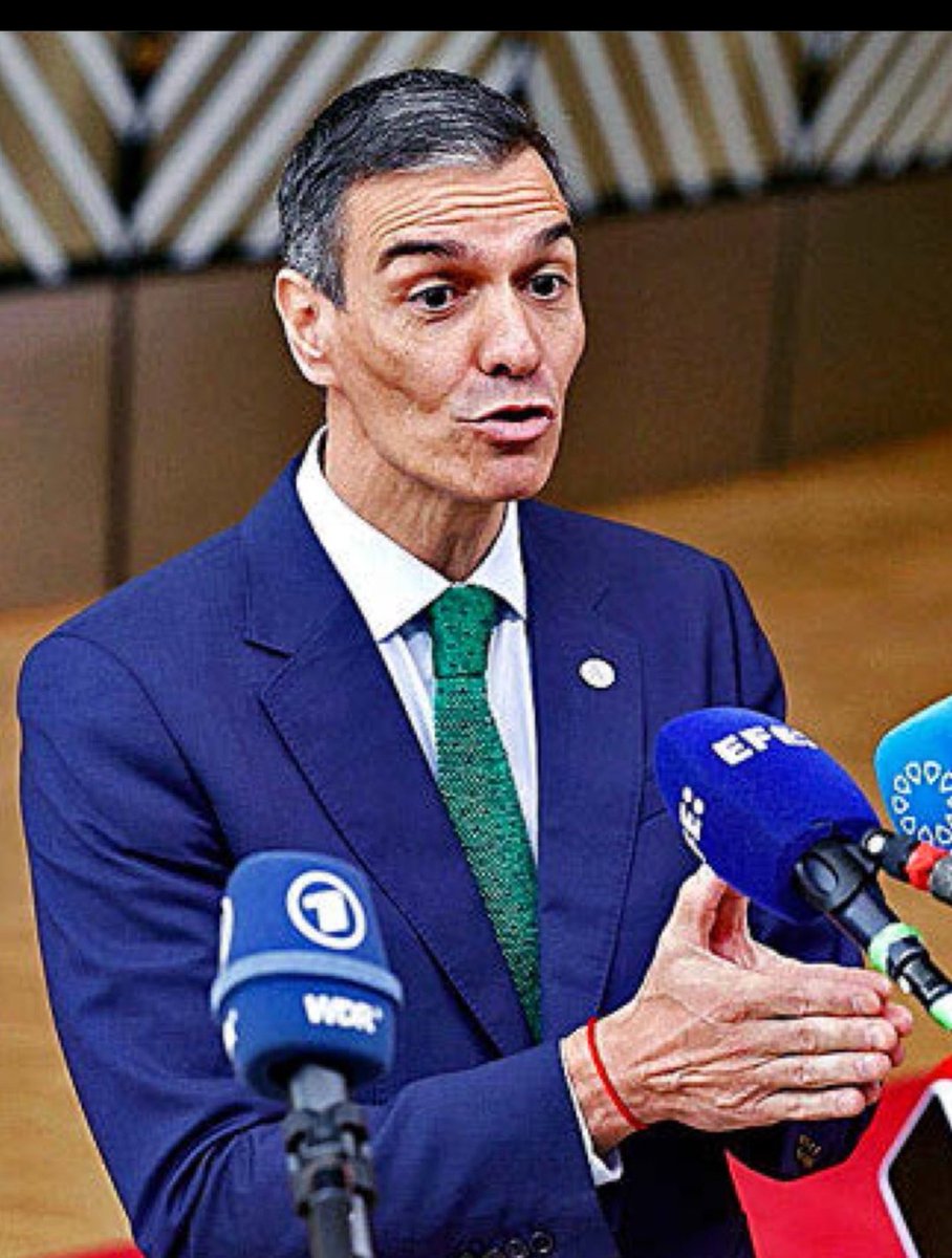 <a href="/sanchezcastejon/">Pedro Sánchez</a> ¿Has comido, tienes pinta de cadáver?