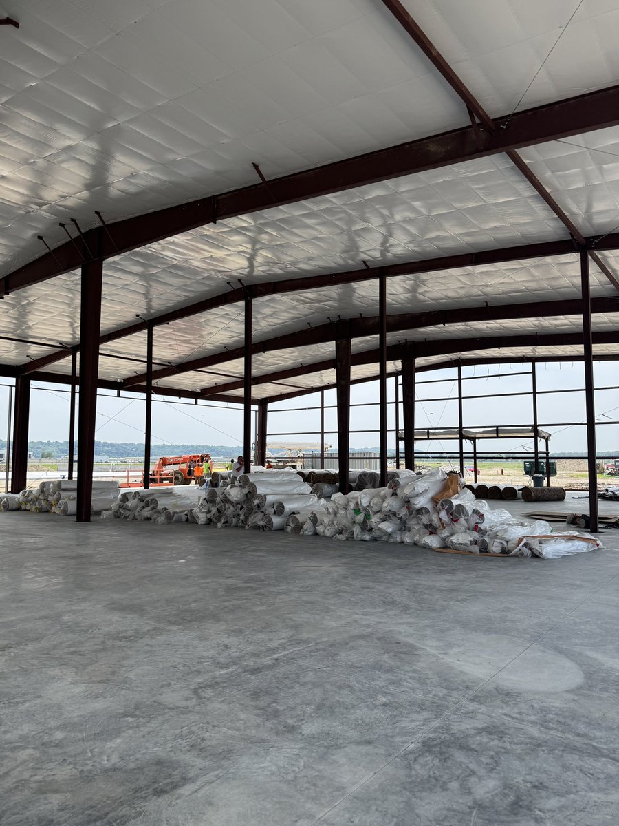 alexmartin_55's tweet image. Building 2’s roof is complete!

We decided to go with 8-inch insulation, making sure we have enough to combat the gnarly STL winters. We also added a thin fabric liner to hide the insulation rolls for a cleaner look inside the hangar.

Onwards! 🔛