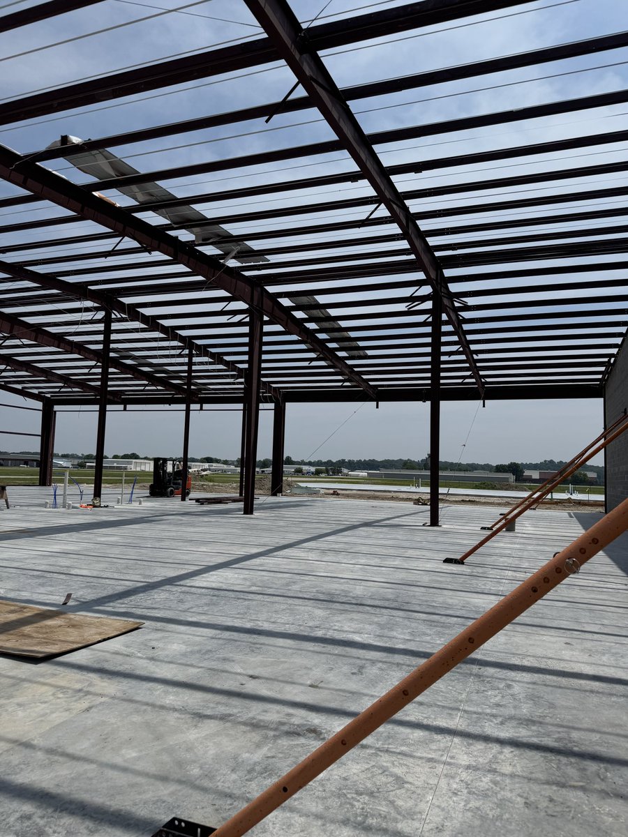 alexmartin_55's tweet image. Building 2’s roof is complete!

We decided to go with 8-inch insulation, making sure we have enough to combat the gnarly STL winters. We also added a thin fabric liner to hide the insulation rolls for a cleaner look inside the hangar.

Onwards! 🔛