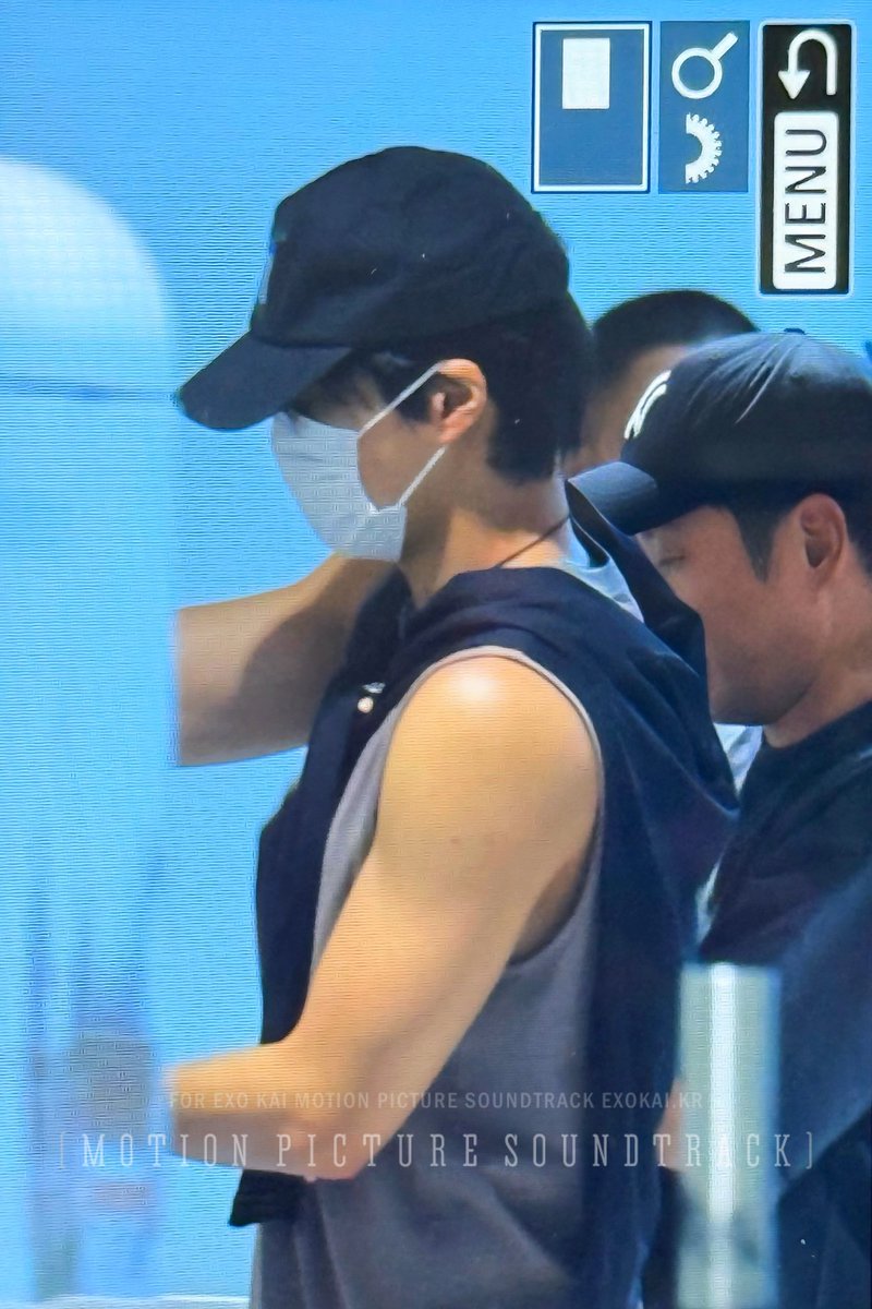 exokai_kr's tweet image. 250629 LHR 😴 #kai #카이