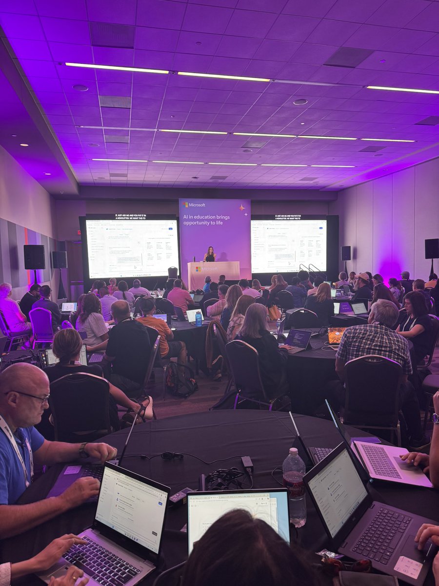 Julia Fischer 🐠 tweet media