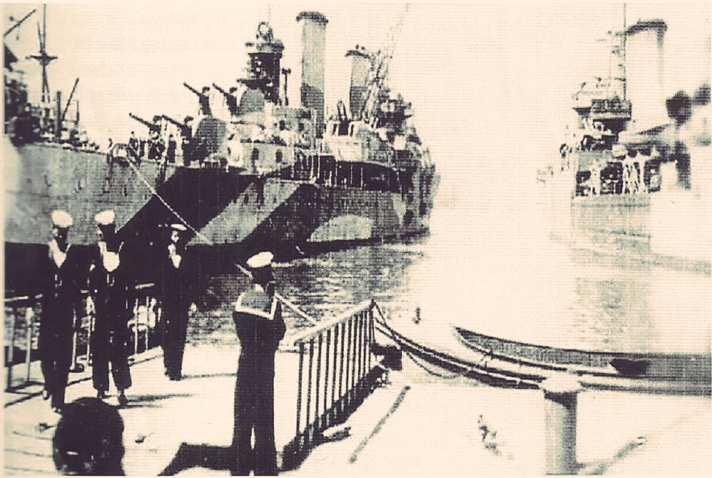 FlMichele69's tweet photo. Cruisers
CL #HMSAjax 22 (1935-1948) right
Leander Class
CL #HMASPerth D29 (1939-1942) left
ex #HMSAmphion Modifiedย Leander Class
๐ท #WW2 6 April 1941 #Piraeus ๐ฌ๐ท
@RoyalNavy ๐ฌ๐ง
@Australian_Navy ๐ฆ๐บ https://t.co/DO4kNSgIjL