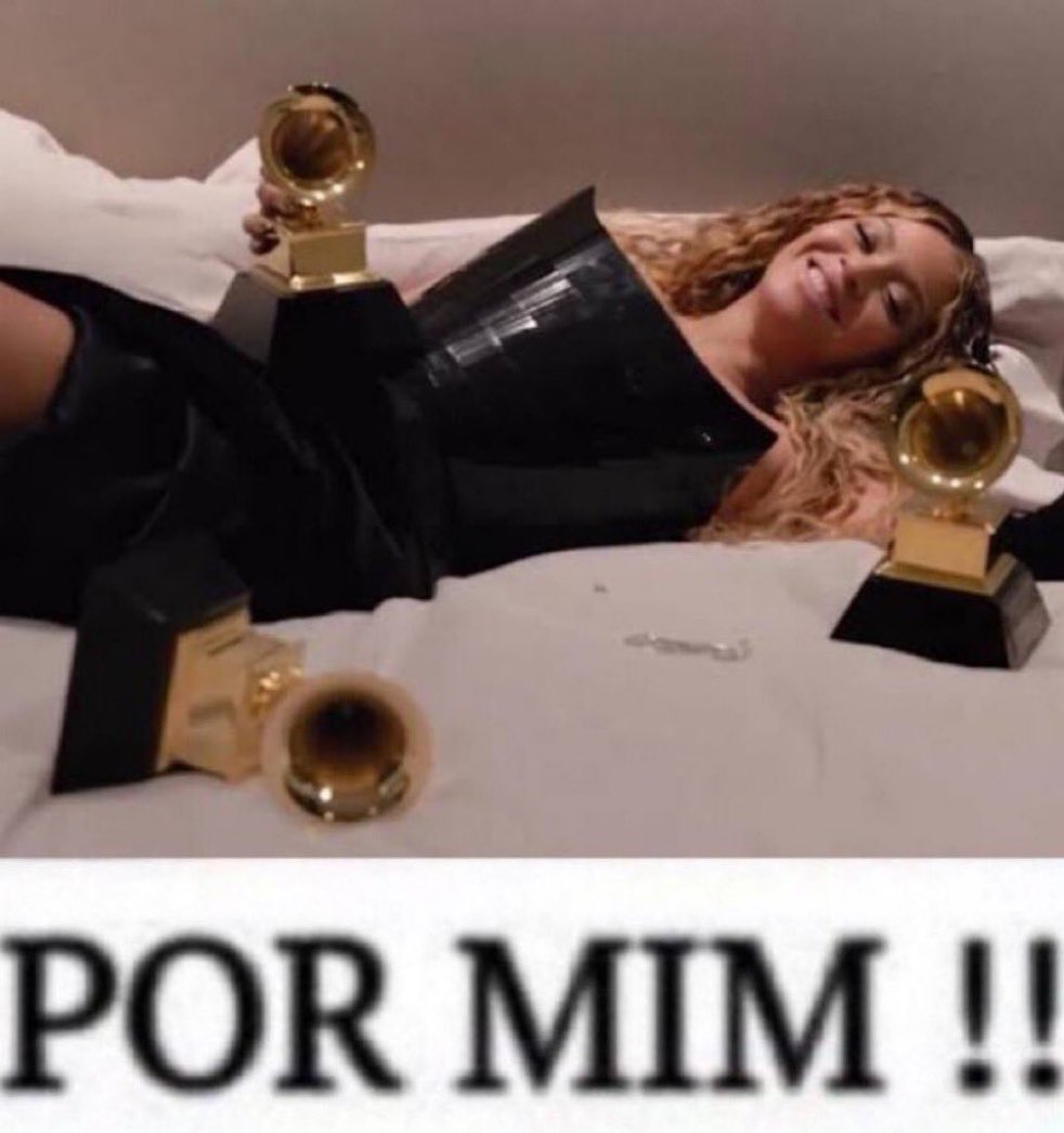 almocinhoo's tweet photo. 3 fotos em 1 dia no story, agora são 3 anos sem aparecer naquele site https://t.co/WcHVoaiUJ1