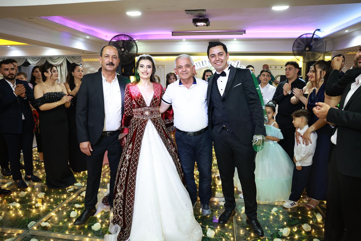 veligunduzsahin's tweet photo. Kıymetli Dostum Erol Arslan’ın evladının düğününde bulunmak benim için büyük bir mutluluktu. Bu güzel ve anlamlı günde onların sevincine hep birlikte ortak olduk.

Genç çiftimize bir ömür boyu mutluluk, sağlık ve huzur diliyorum. Rabbim yollarını açık etsin, bir ömür boyu mesut etsin.