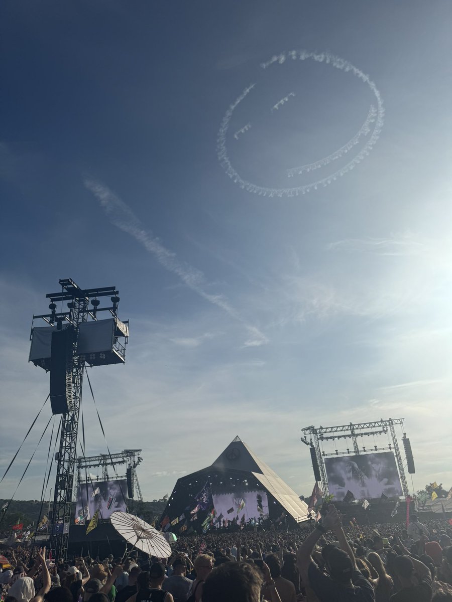 Glastopia's tweet photo. These are the good times #Glastonbury https://t.co/ReRVF1AjgQ