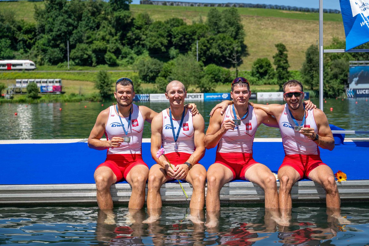 PLwioslaPZTW's tweet image. Nasza czwórka podwójna - 🇵🇱🥈 srebrni medaliści Pucharu Świata w Lucernie! Już kolejny raz w tym sezonie stają na podium. Ale te obrazki nam się nigdy nie znudzą! 😍
Zobaczcie podsumowanie dnia👉tiny.pl/zg545cjs
fot. Julia Kowacic
@Grupa_Enea @SPORT_GOV_PL @pkolpl