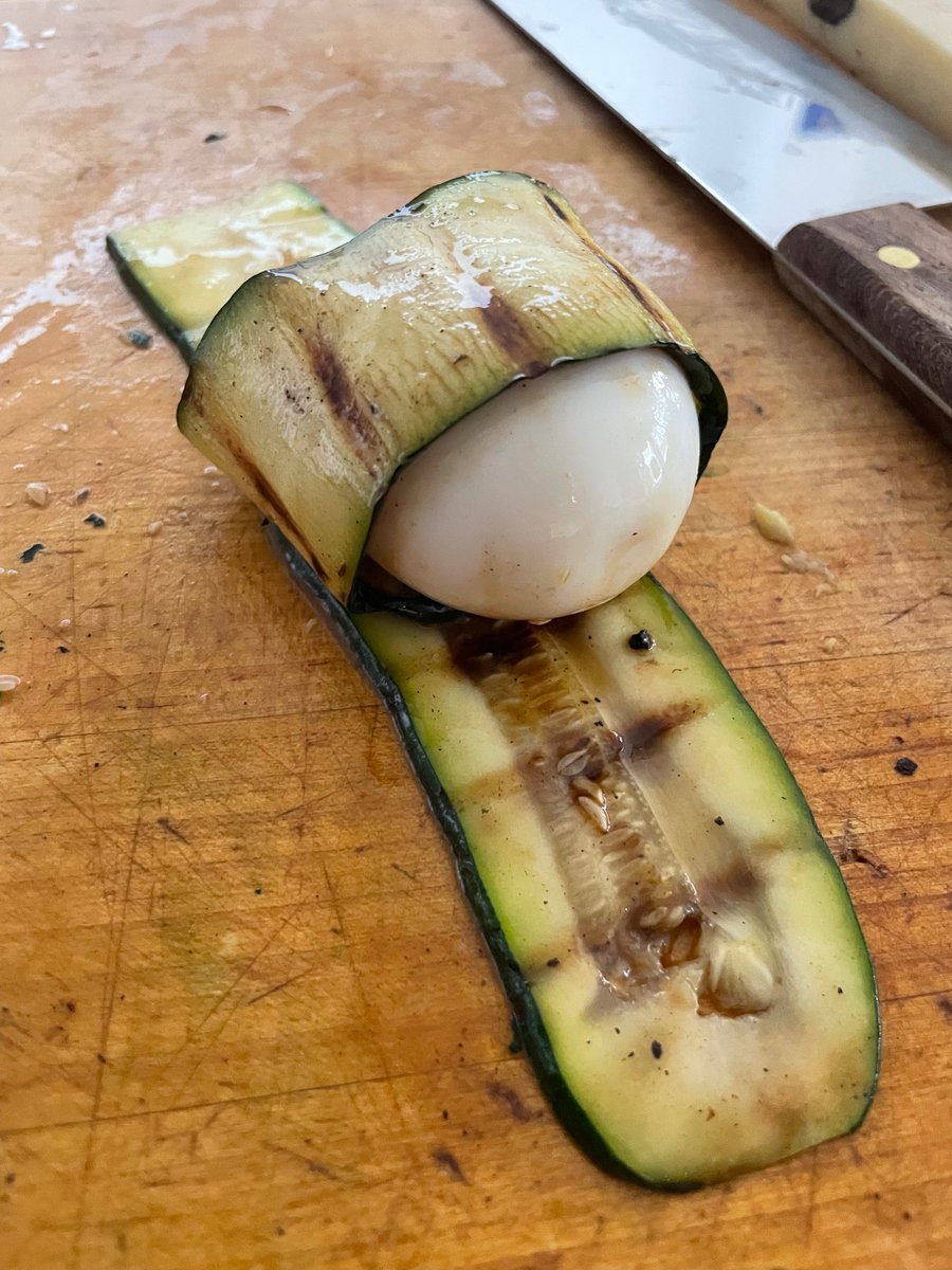 mouseter_chef's tweet image. A new creation 🐭
Soft boiled egg, wrapped in thinly sliced griddled courgette and pancetta
Burger and popcorn chicken as a sideshow