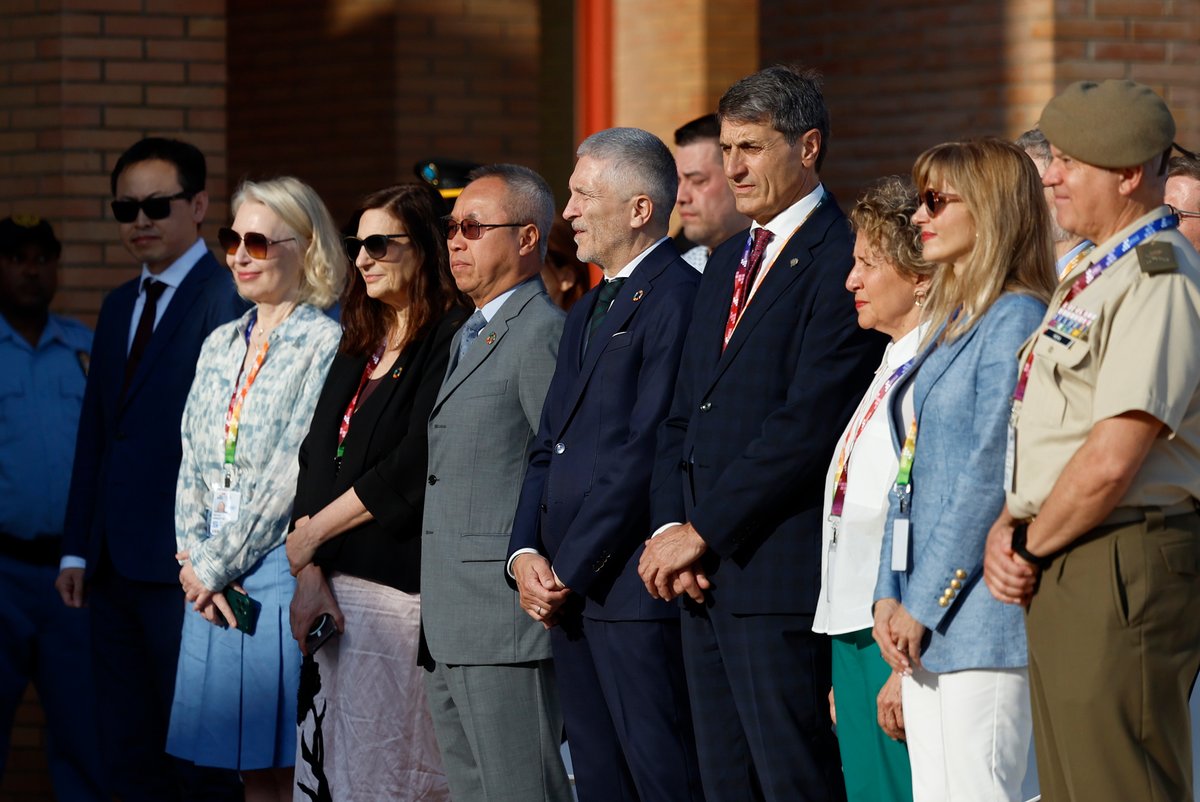 UN DESA DISD (@undesasocial) on Twitter photo Raising the <a href="/UN/">United Nations</a> flag 🇺🇳 in Sevilla, Spain 🇪🇸 marks a bold call to action.
#FFD4 starts tomorrow—bringing together governments, civil society & the private sector to power up progress on the #GlobalGoals.
📅 30 June–3 July
🔗 financing.desa.un.org/ffd4
#FinancingOurFuture Raising the <a href="/UN/">United Nations</a> flag 🇺🇳 in Sevilla, Spain 🇪🇸 marks a bold call to action.
#FFD4 starts tomorrow—bringing together governments, civil society & the private sector to power up progress on the #GlobalGoals.
📅 30 June–3 July
🔗 financing.desa.un.org/ffd4
#FinancingOurFuture