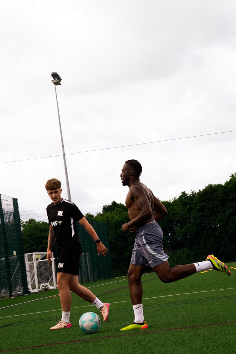 1st session with Chelsea player Alex Matos,

Both feet, hungry for more and can shift⚡️

Big season pending ⏳