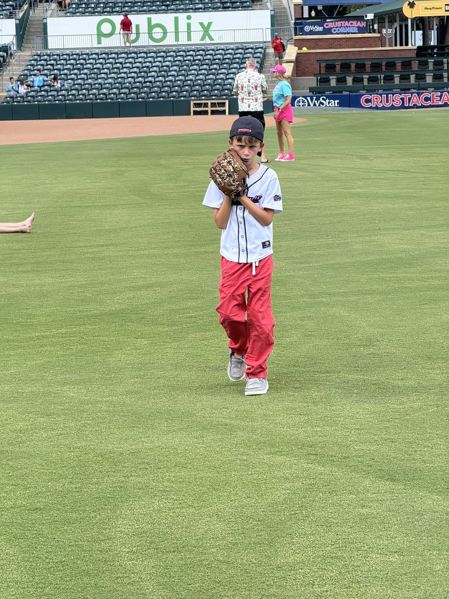 John M. Phillips (@johnphillips) on Twitter photo We came. We saw. We met <a href="/OfficialBlueyTV/">Official Bluey TV</a>. We played. Now itās time for the <a href="/JaxShrimp/">Jacksonville Jumbo Shrimp</a>. Um- <a href="/LewTurner/">Lew Turner</a> this weather- please. We came. We saw. We met <a href="/OfficialBlueyTV/">Official Bluey TV</a>. We played. Now itās time for the <a href="/JaxShrimp/">Jacksonville Jumbo Shrimp</a>. Um- <a href="/LewTurner/">Lew Turner</a> this weather- please.