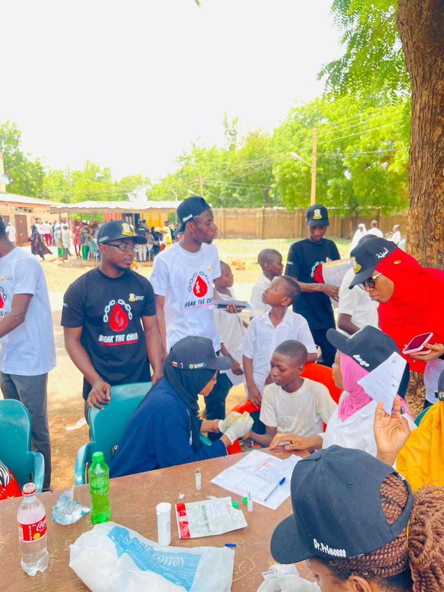 aliyu0011's tweet photo. 𝐁𝐫𝐞𝐚𝐤 𝐭𝐡𝐞 𝐂𝐡𝐚𝐢𝐧: 𝟔𝟕𝟐 𝐒𝐭𝐮𝐝𝐞𝐧𝐭𝐬 𝐁𝐞𝐧𝐞𝐟𝐢𝐭𝐞𝐝 𝐟𝐫𝐨𝐦 𝐅𝐫𝐞𝐞 𝐆𝐞𝐧𝐨𝐭𝐲𝐩𝐞 𝐒𝐜𝐫𝐞𝐞𝐧𝐢𝐧𝐠 𝐚𝐧𝐝 𝐎𝐯𝐞𝐫 𝐚 𝐓𝐡𝐨𝐮𝐬𝐚𝐧𝐝 𝐒𝐞𝐧𝐬𝐢𝐭𝐢𝐳𝐞𝐝! ⛓🩸

https://t.co/PCWgFyYfyH

#BreakTheChain #SickleCell #Awareness #TheEminents #SilverLake https://t.co/zLfBnGADyi