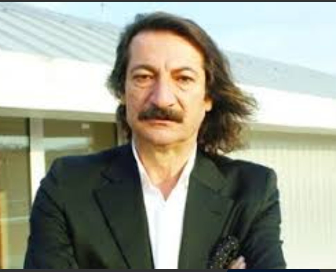 Yol Kerbela yolu olsa Yezitlere karşı Hazreti Hüseyiniz. 

Seyyit Haşim Haşimi
#muharremayı #kerbela