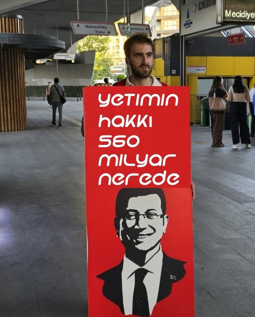 İstanbul'da metroya pankartla binen bir vatandaş👏👏
İşte Bu Yaaaa, 
Bunu Bütün İstanbul'u ların
Yapması Lazım. 
Helal Olsun Sana Kardeşim. 
Bu Çocuğu İstanbul Teşkilatına Alın Sayın, 
<a href="/abdullahozdemir/">Abdullah Özdemir</a>