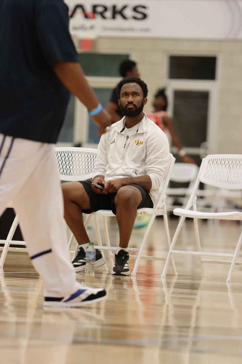 Hoop Peeks tweet media