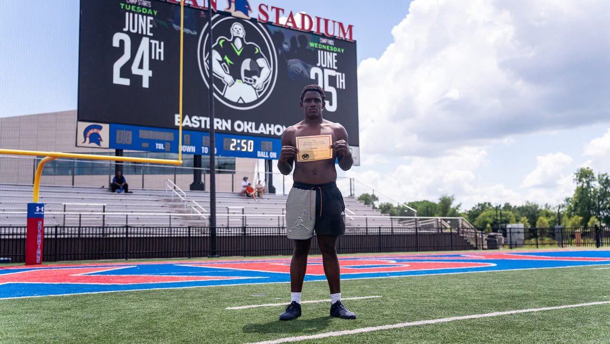 JoePeters58's tweet image. Had a great time at @EOKOLDLCAMP
Loved getting out there and competing @BixbySpartanFB