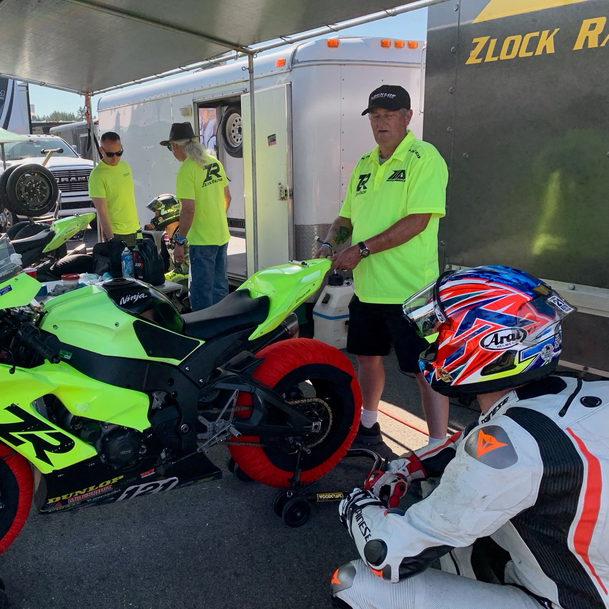 MotoAmerica's tweet photo. The Zlock brothers, Dan and Dale, have been involved in motorcycle road racing for 50 years. Zlock Racing is located in Spanaway, Washington, and @KevinPinkstaff  and his brother Brian are the team's long-time and current riders. Check out the story:

https://t.co/d9MFuuatKy https://t.co/khwEZnICMO