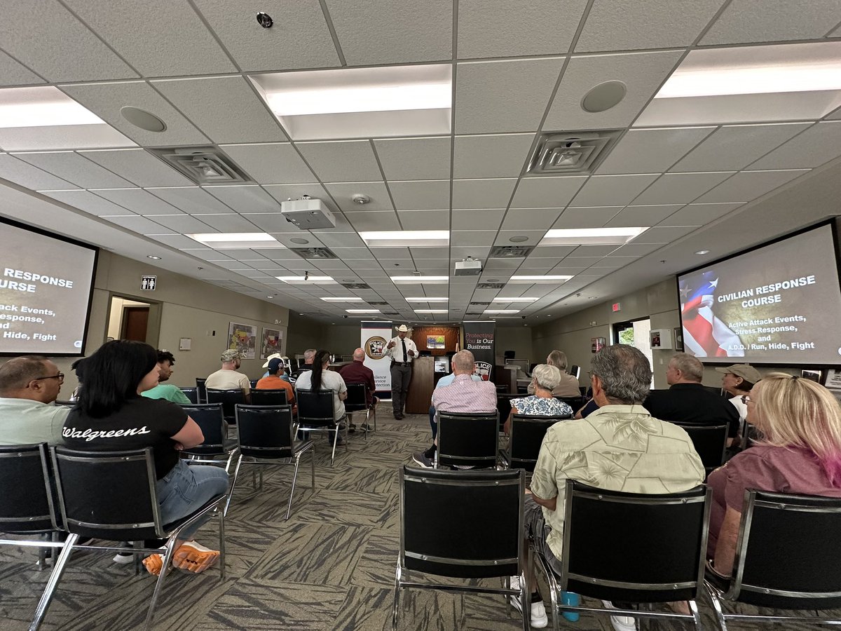 LakeWorthPD's tweet image. Yesterday, 25 members of our community joined us for our Civilian Response to Active Shooter Events (C.R.A.S.E.) course. With this course, we joined more than 30 DFW area police departments in who came together to provide this important training to our communities on the same…