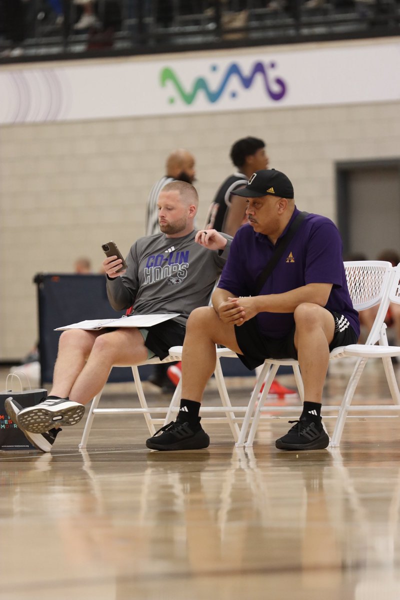 Hoop Peeks tweet media