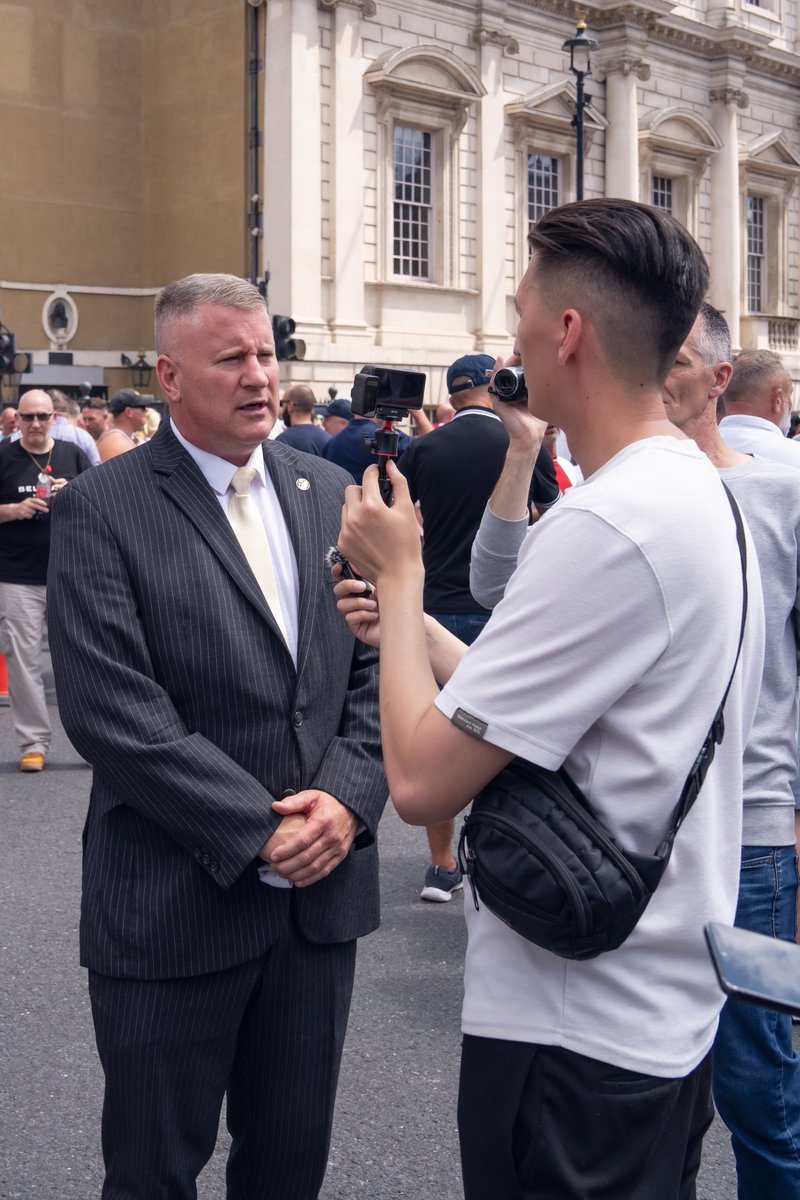 Nick_Baker777's tweet image. Massive turnout in London yesterday to support the #ForTheChildren march.
Massive respect to all who were there. Only a few small incidents, all instigated by a lefty minority and a poor attempt by Antifa to disrupt the march.
And it was great to walk and talk with @SirshoaibS…