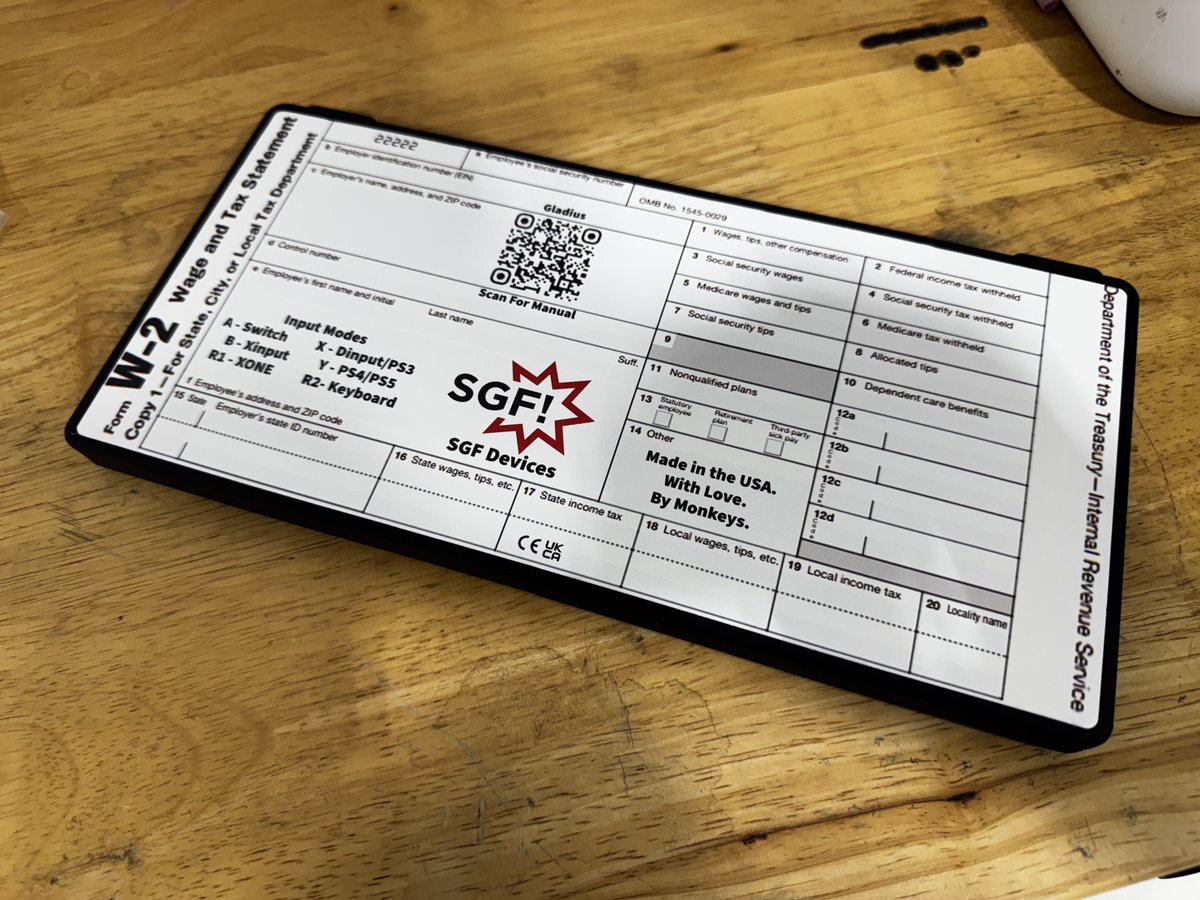 Thanks to <a href="/CopiVT/">CopiVT</a> for ordering our first production Gladius unit, but the back art might be a bit of a jumpscare!
Should the W2 be a premade design option? Let us know!
Pre-order your Gladius now, or pick one up at Evo (while supplies last): sgfdevices.com/products/preor…