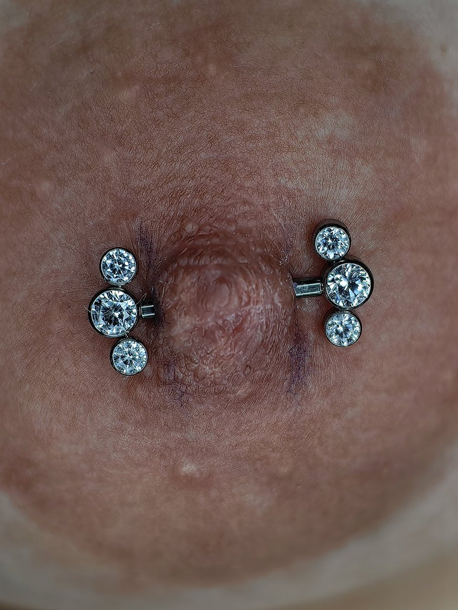 PalomoBPiercing's tweet photo. Pezones con zirconias blancas🙌🏼 Joyería de Titanio
Contactos para citas y cotizaciones:
WhatsApp: 3313833237 📱
#titaniumjewelry #titaniogradoimplante #qualitybodyjewelry #gdl #perforacionintima #pezones #joyeriapezon #nipple https://t.co/mNxKqyESQ8