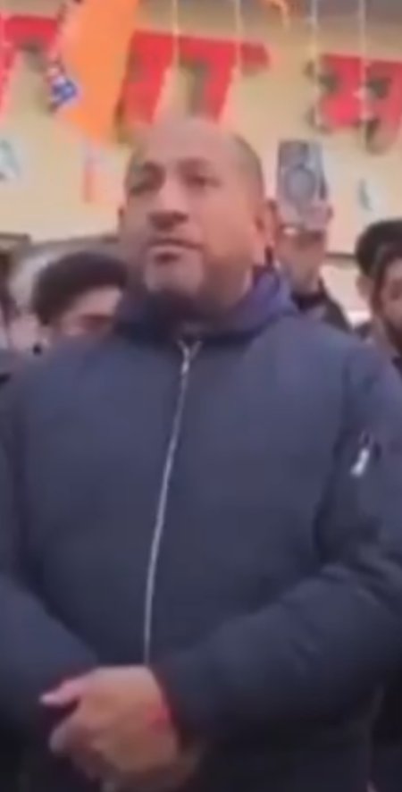 gddub's tweet photo. I'm being told the guy who refused my entry to the 'National Security Conference' is the same as the guy in the video below.

Does it look like he prioritizes Canadians? https://t.co/TPF1lh02Nv