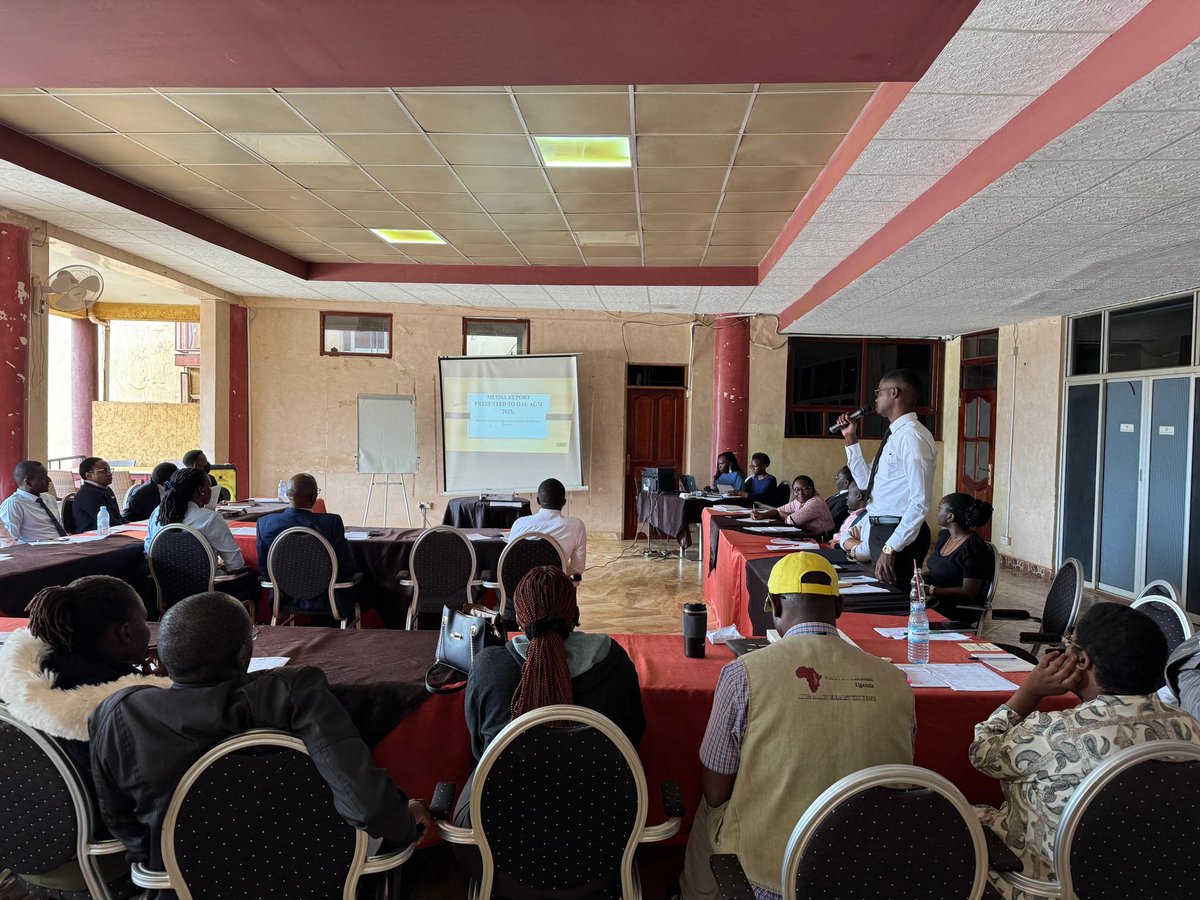 HenrySsenyonga5's tweet image. From lecture halls to leadership tables! Today, my colleague @TrudyG77933 and I had the honor of representing MUOSA at the @OptometryUg AGM. We proudly carried the voice of optometry students as key issues affecg our profession were discussed and addressed.
#MUOSA #OAU