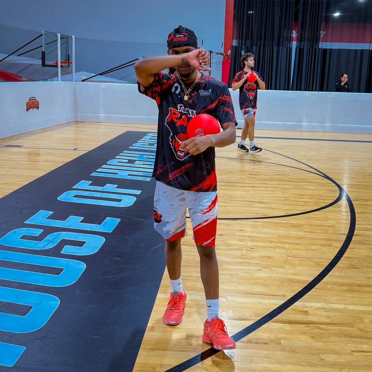 On the plane home be back by like 5:30 stream at 6 reacts , story times , scary game